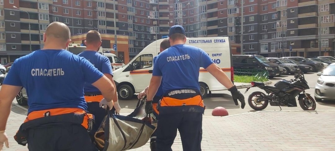 🤝 Не оставили в беде!nn🚑 Вчера работники #Мособлпожспас дважды за сутки оказали помощь медикам в транспортировке людей, нуждающихся в госпитализации