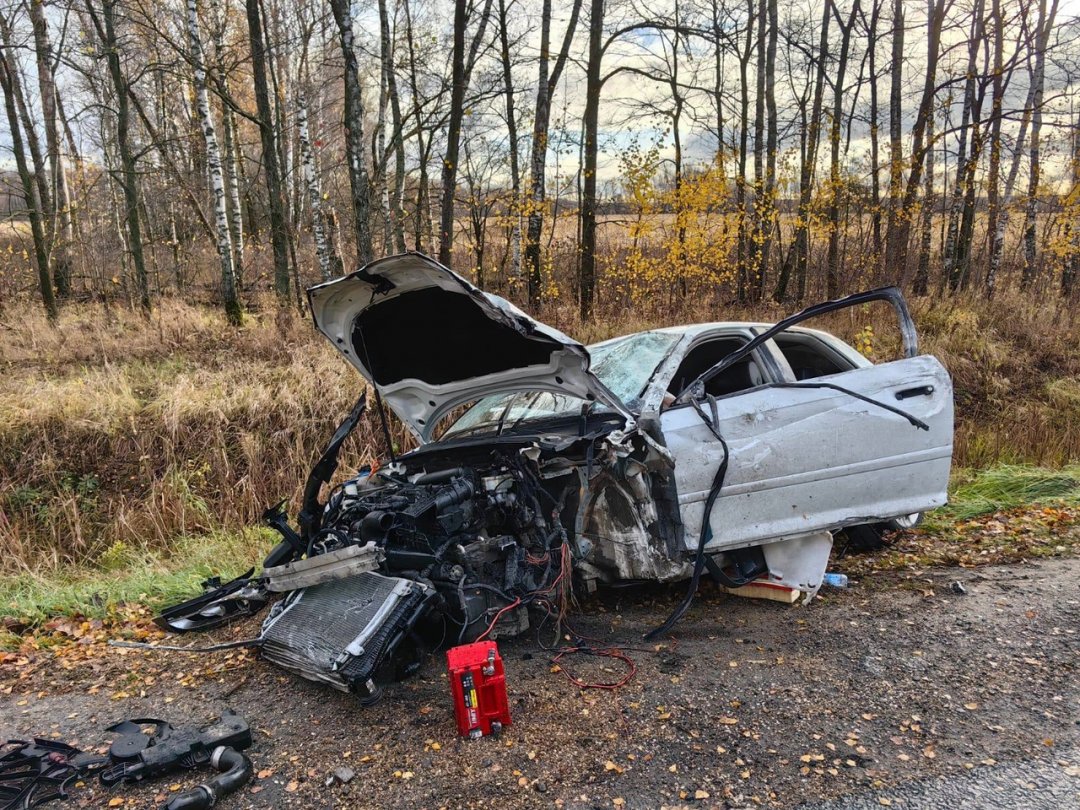 🚙 Водителю, пострадавшему в ДТП с участием трех легковушек, оказали помощь специалисты #Мособлпожспас n n🚨 Сегодня работники 281-й пожарно-спасательной части выезжали на ликвидацию последствий дорожно-транспортного происшествия в округе Ступино