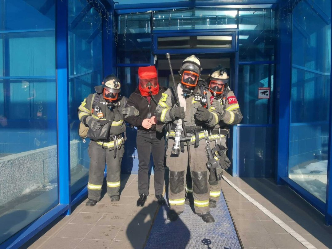 🚒 Огнеборцы провели пожарно-тактические учения в округе Ступино n n⚠ Вчера работники #Мособлпожспас совместно с сотрудниками федеральной противопожарной службы отработали действия по тушению условного пожара на предприятии по производству пищевой плёнки и упаковки