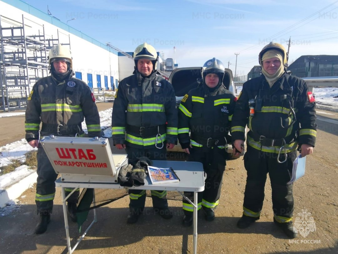 Огнеборцы Подмосковья провели учения на заводе в Ступино